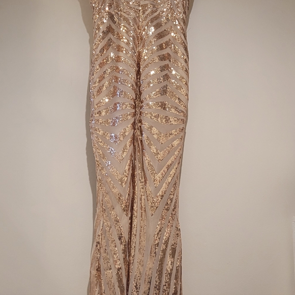 Cream V neck long dress with sequins - Picture 6 of 9
